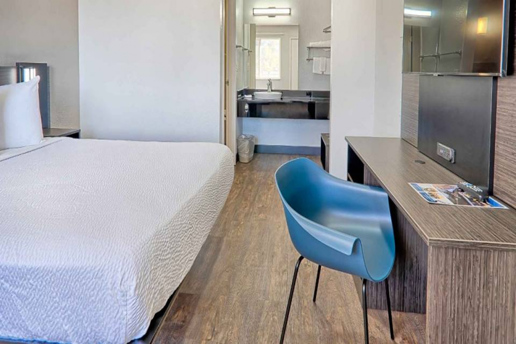 Motel6 Lancaster, CA 19/53