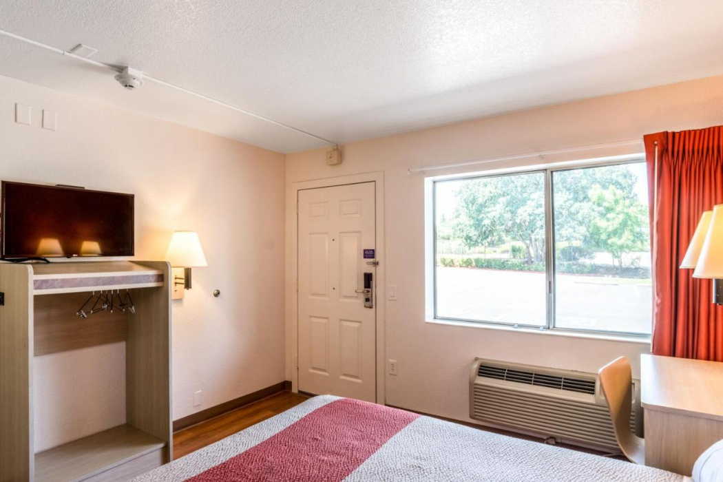 Motel6 Redding, CA - Central 11/47