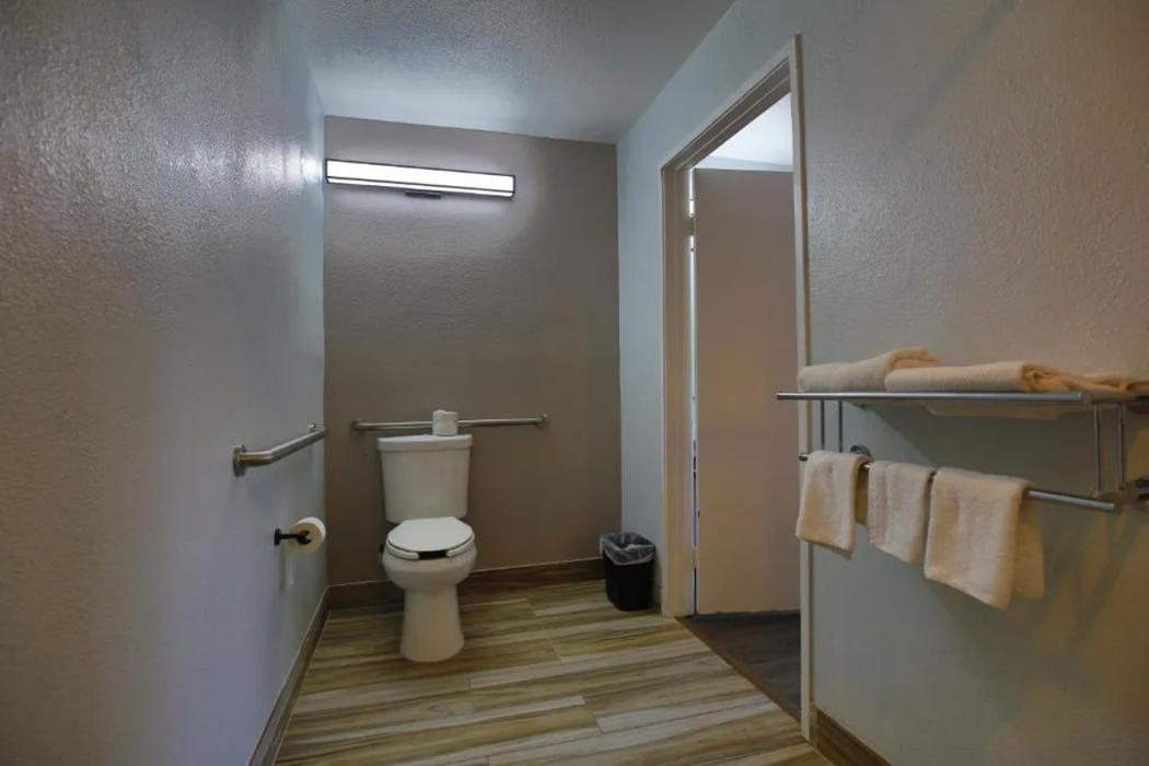 Motel6 Sacramento, CA - North 16/59