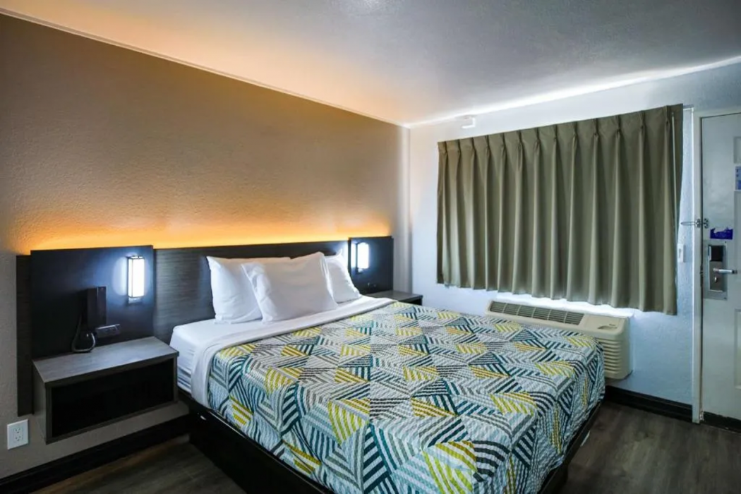 Motel6 Sacramento, CA - North 17/59