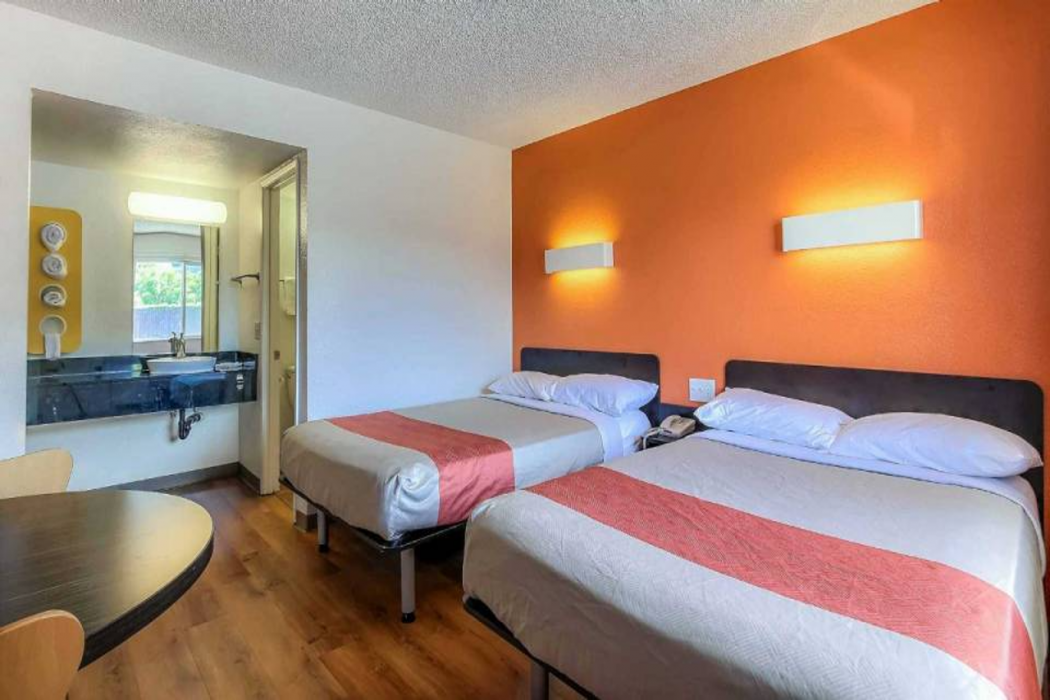 Motel6 Pleasanton, CA 28/63