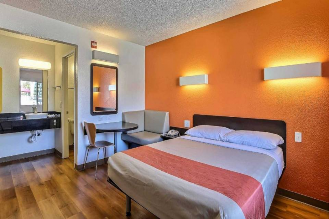 Motel6 Pleasanton, CA 29/63