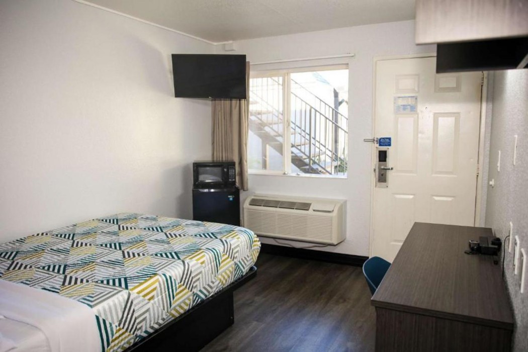 Motel6 Sacramento, CA - Central 11/43