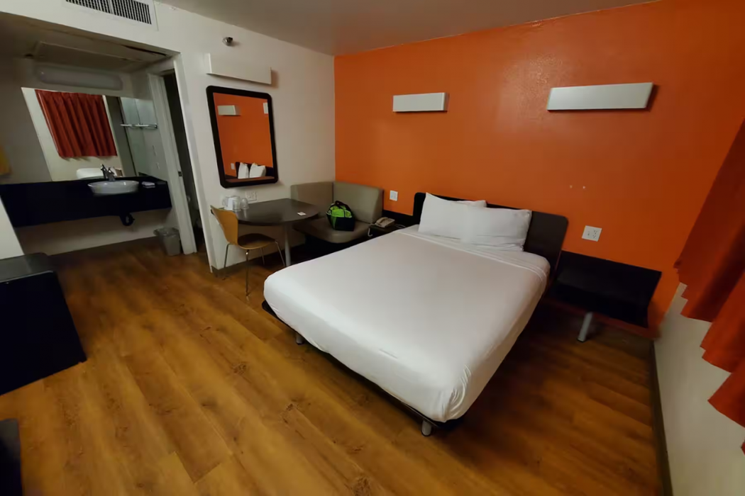 Super 8 by Wyndham Petaluma 3/7