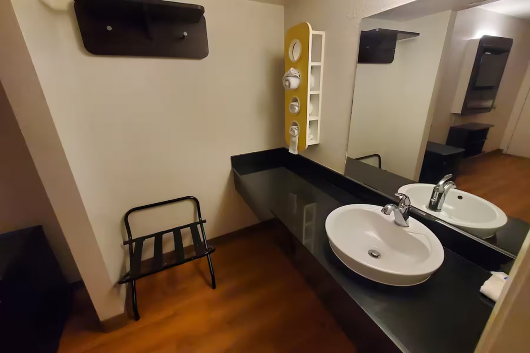 Super 8 by Wyndham Petaluma 4/7