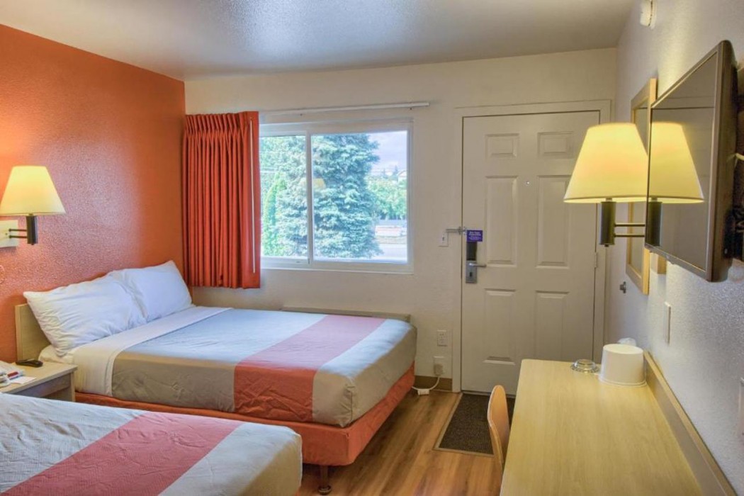 Motel6 Everett, WA - North 9/38