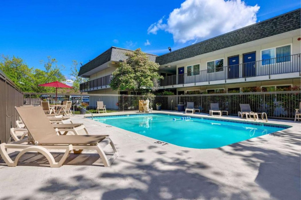 Motel6 Issaquah, WA - Seattle - East 30/43