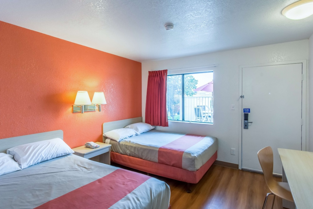 Motel6 Redding, CA - North 8/36