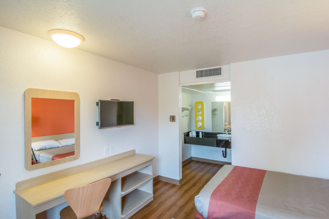Motel6 Redding, CA - North 10/36