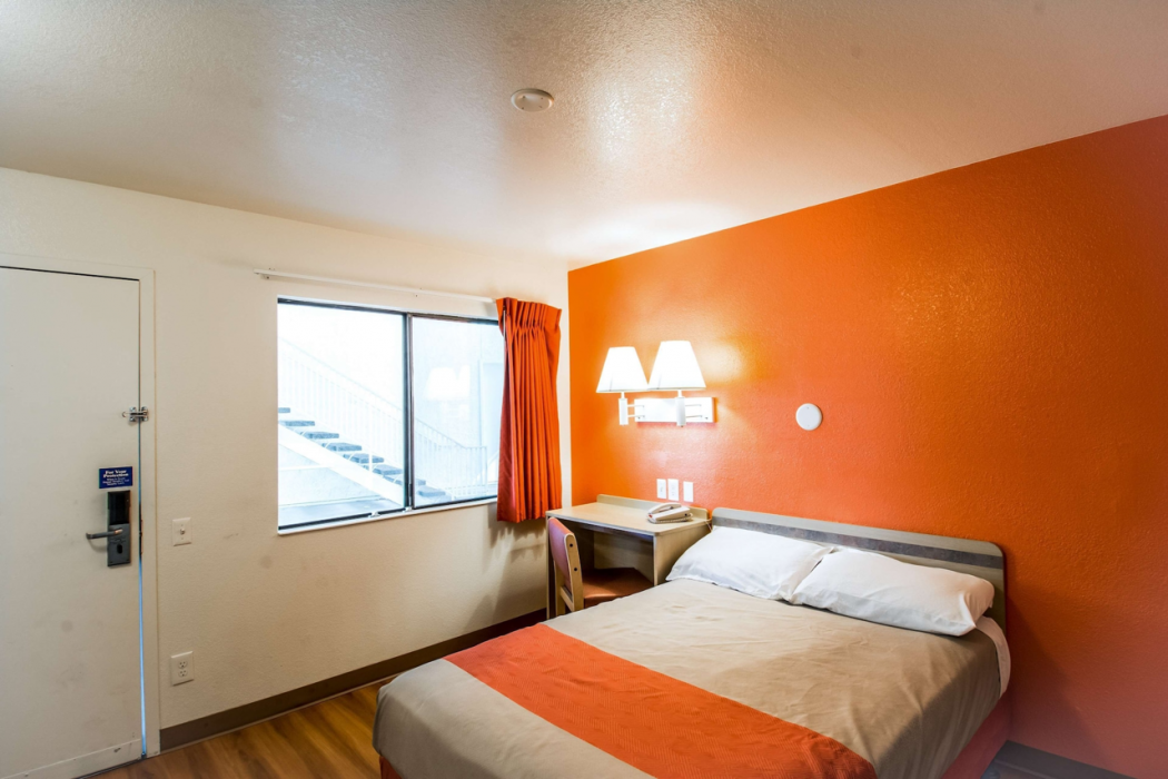 Motel6 Redding, CA - North 9/36