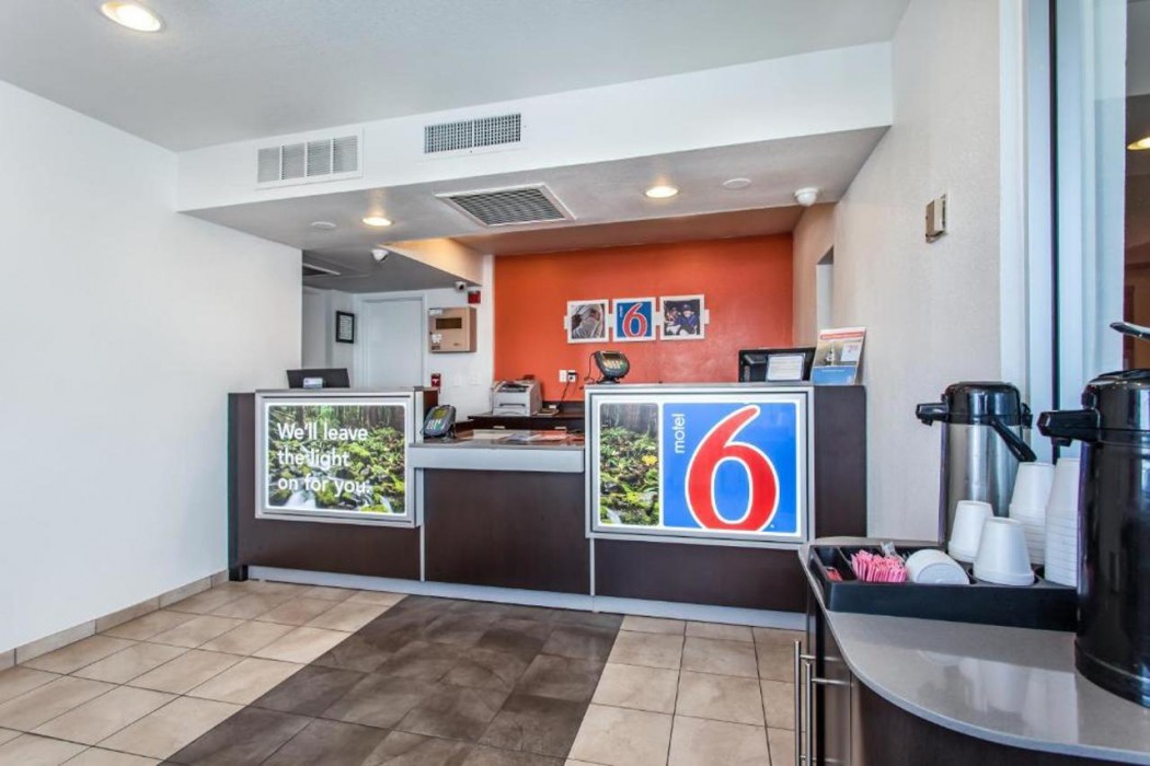 Lobby at Motel6 Williams, CA, WILLIAMS - CA