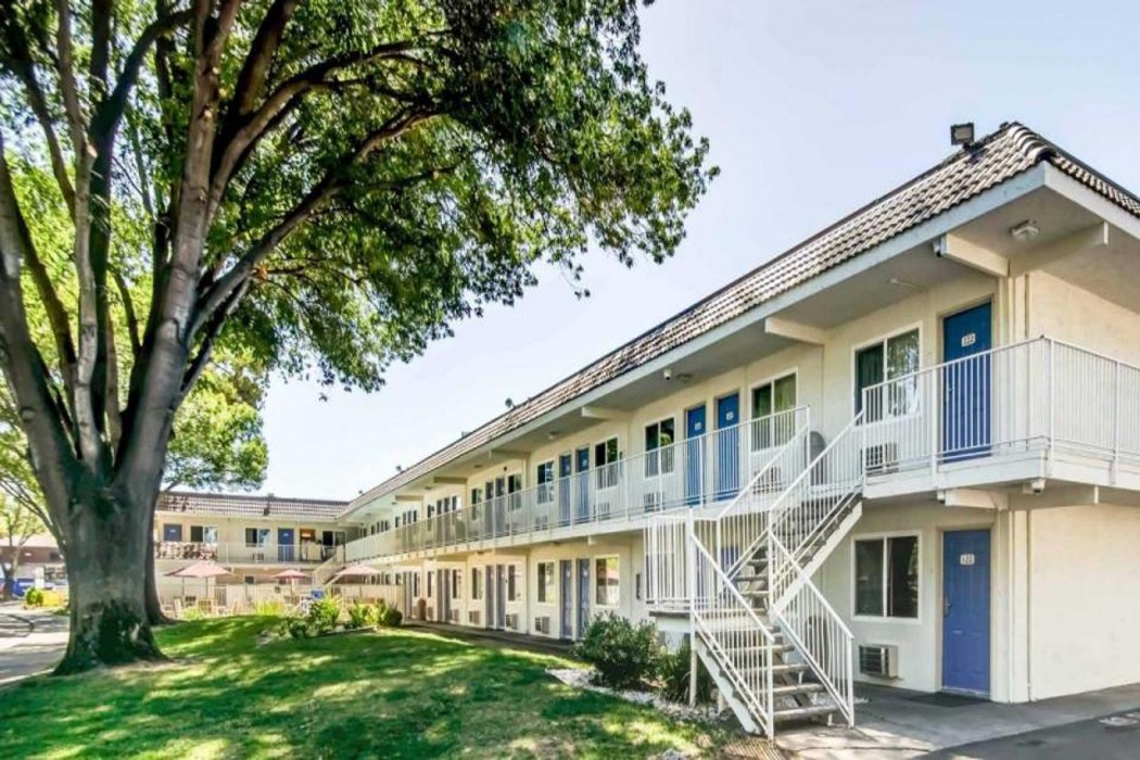 Motel6 Stockton, CA - North in STOCKTON - CA