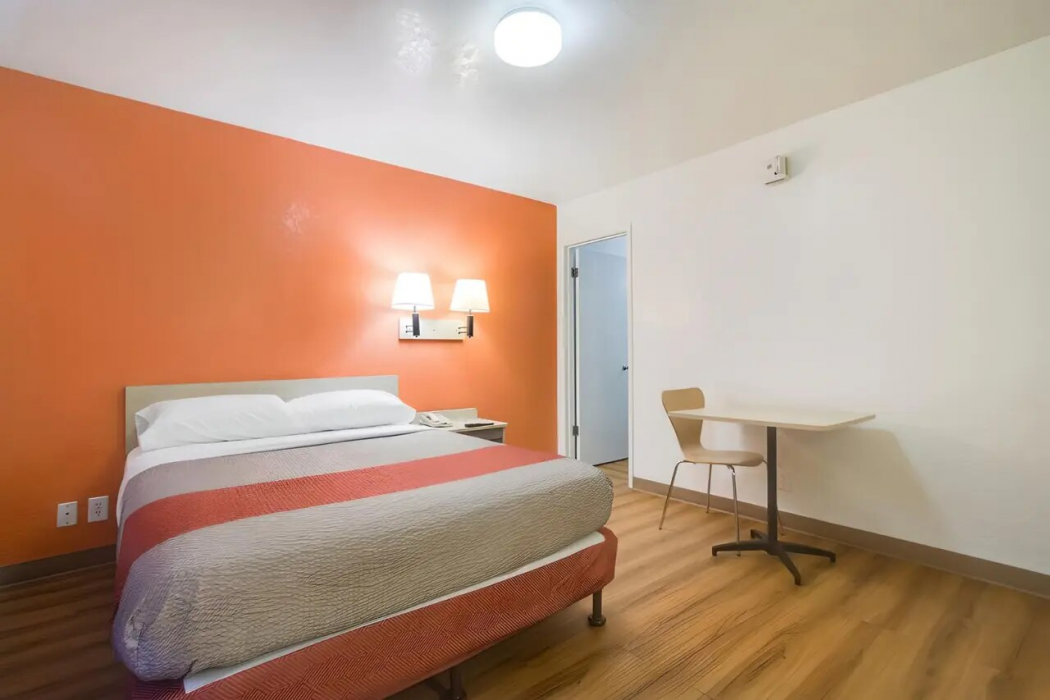 Park Inn by Radisson, Lakewood 6/15