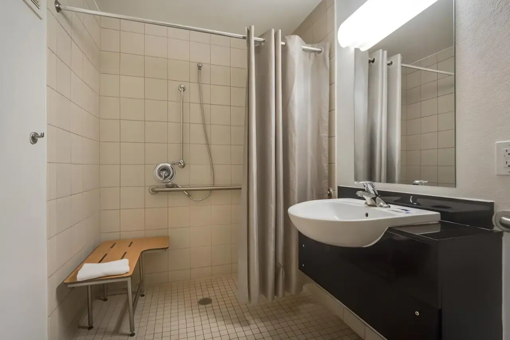 Park Inn by Radisson, Lakewood 11/15
