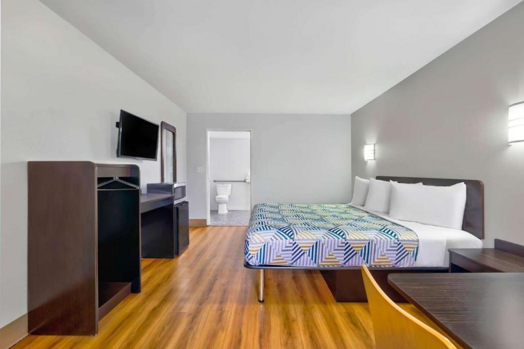 Motel6 Plano, TX - Plano Northeast 7/42