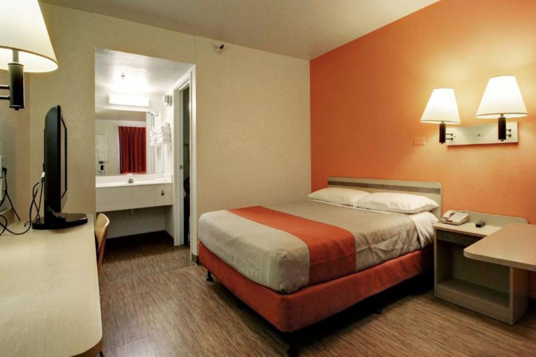 Super 8 by Wyndham Woods Cross/Salt Lake City North 6/13