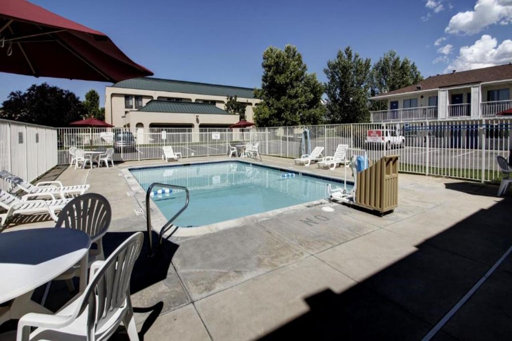 Super 8 by Wyndham Woods Cross/Salt Lake City North 13/13