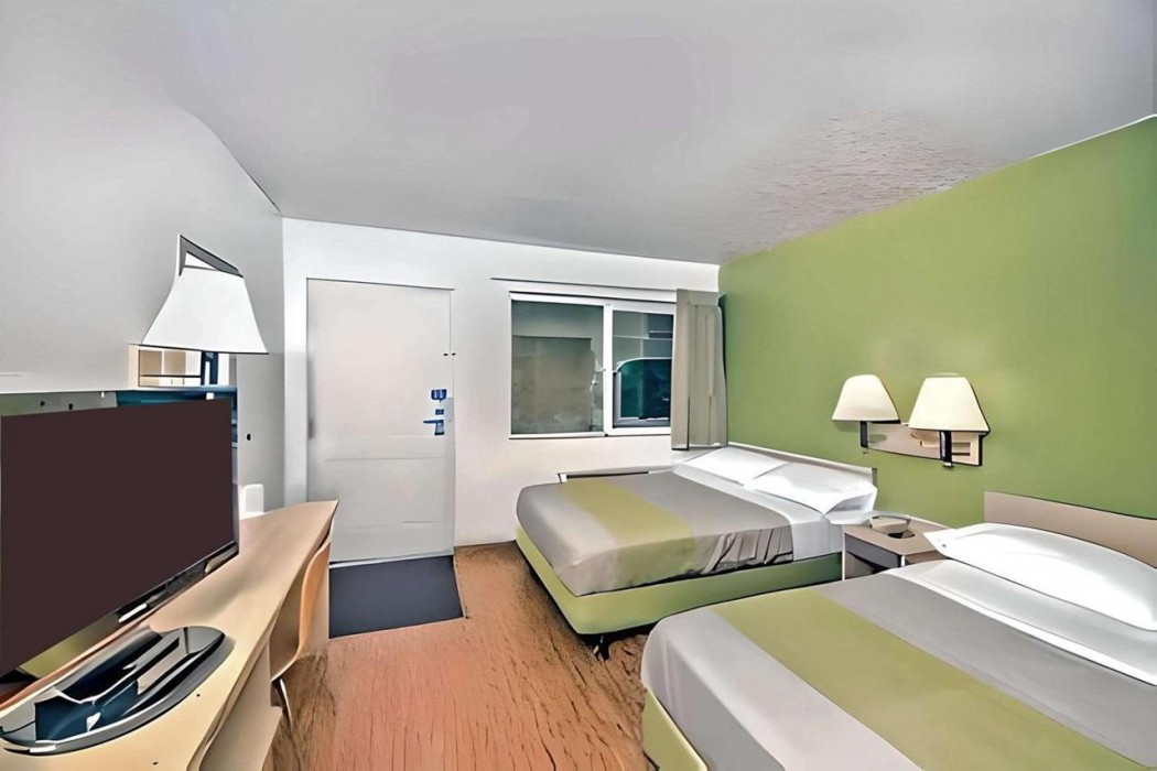 Motel6 Colorado Springs, CO - South/Metro Area 7/20