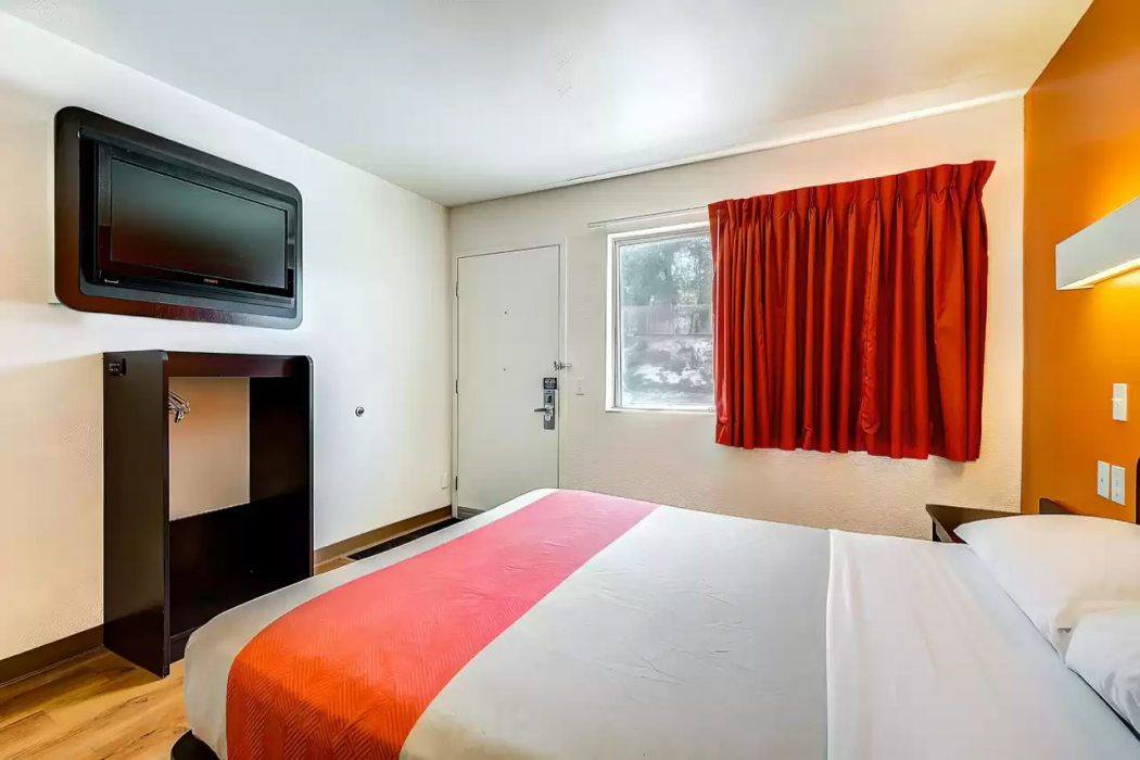 Motel6 Thornton, CO 7/16