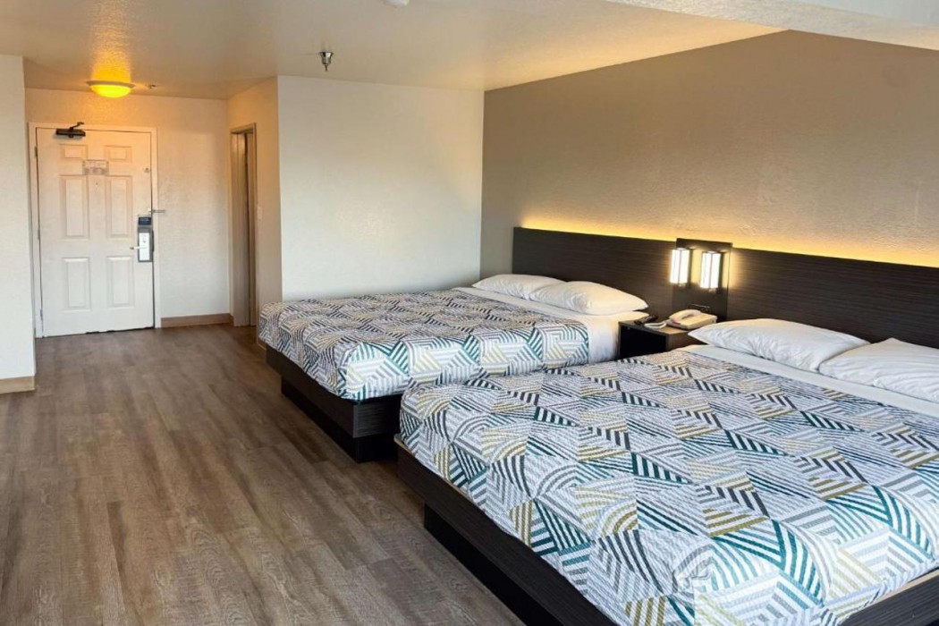 Motel6 Glenview, IL - Chicago North 16/60