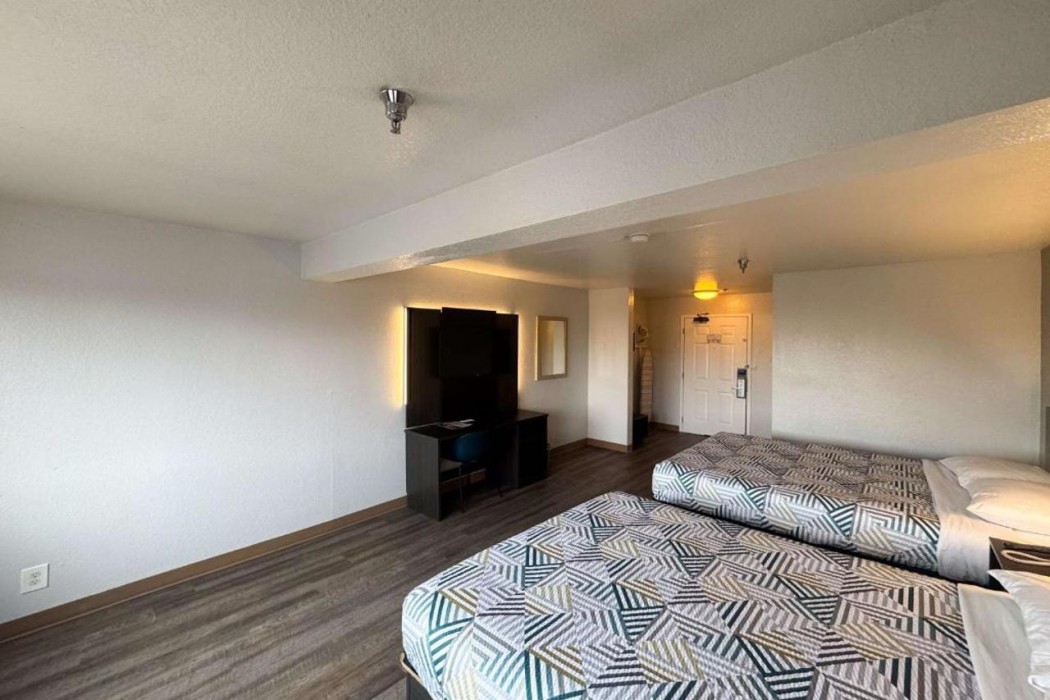 Motel6 Glenview, IL - Chicago North 14/60