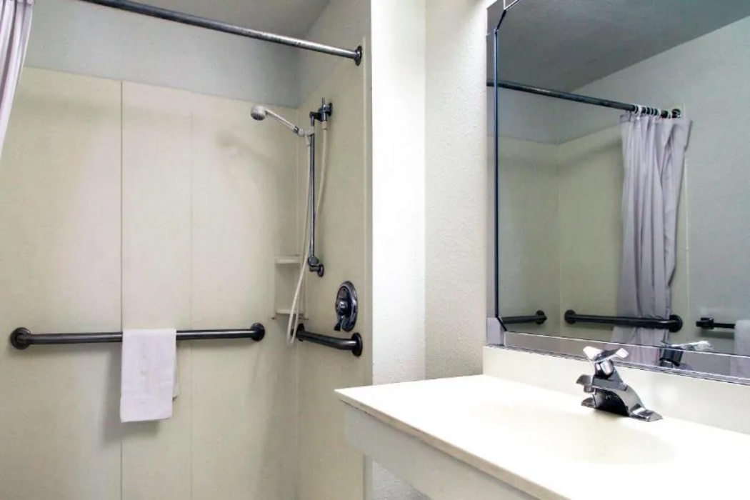 Motel6 Normal, IL - Bloomington Area 14/39