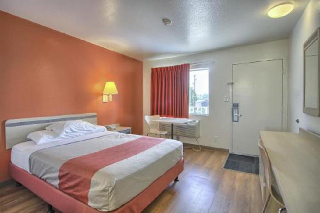 Motel6 New Cumberland, PA - Harrisburg - Hershey South 24/43