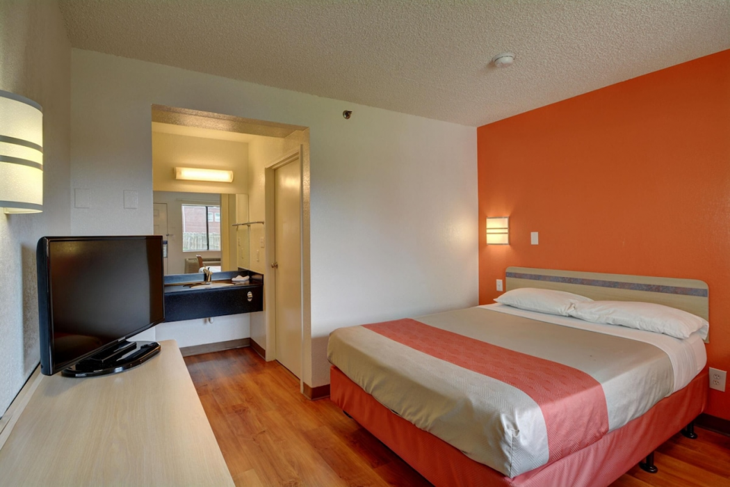 Motel6 Wethersfield, CT - Hartford 16/66