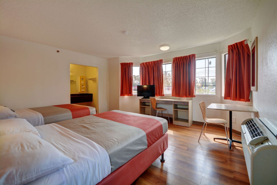 Motel6 Wethersfield, CT - Hartford 18/66