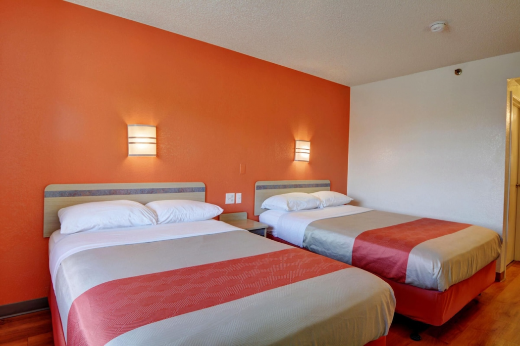 Motel6 Wethersfield, CT - Hartford 13/66
