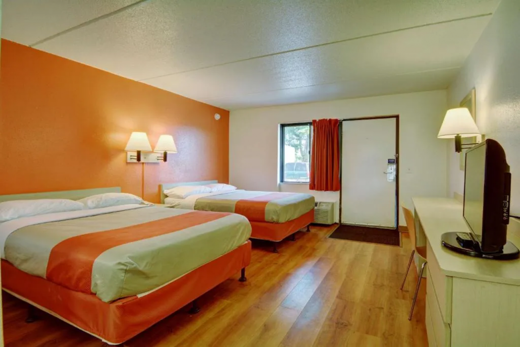 Motel6 Chicopee, MA - Springfield 12/37