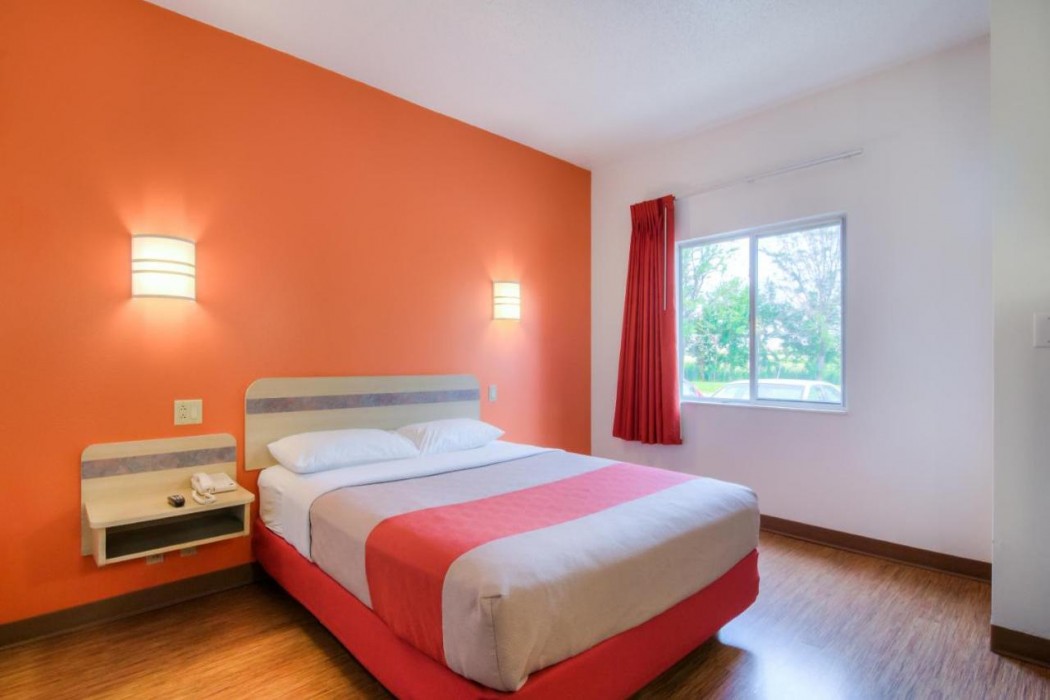 Motel6 Joliet, IL - Chicago - I-55 14/57