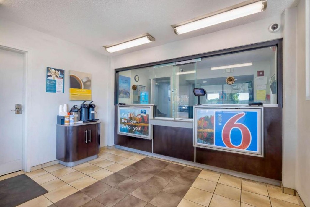 Motel6 Hammond, IN - Chicago Area 6/59