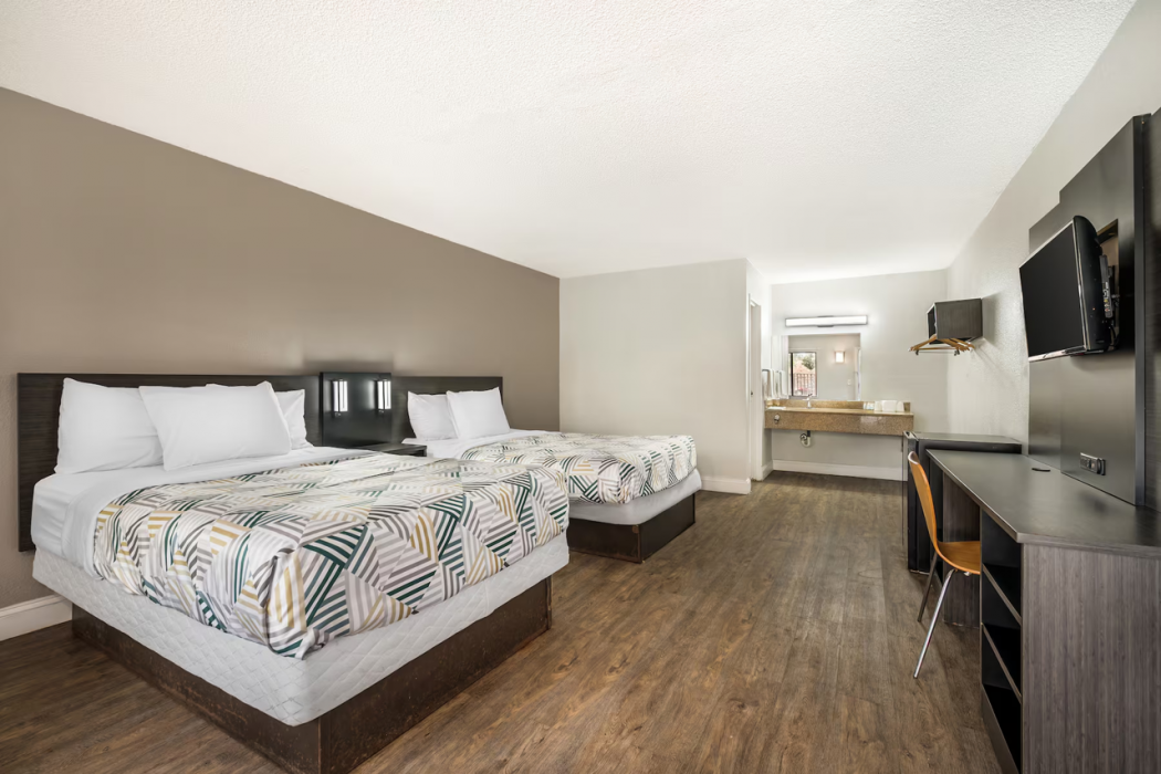 Travelodge by Wyndham Norfolk Airport 9/48
