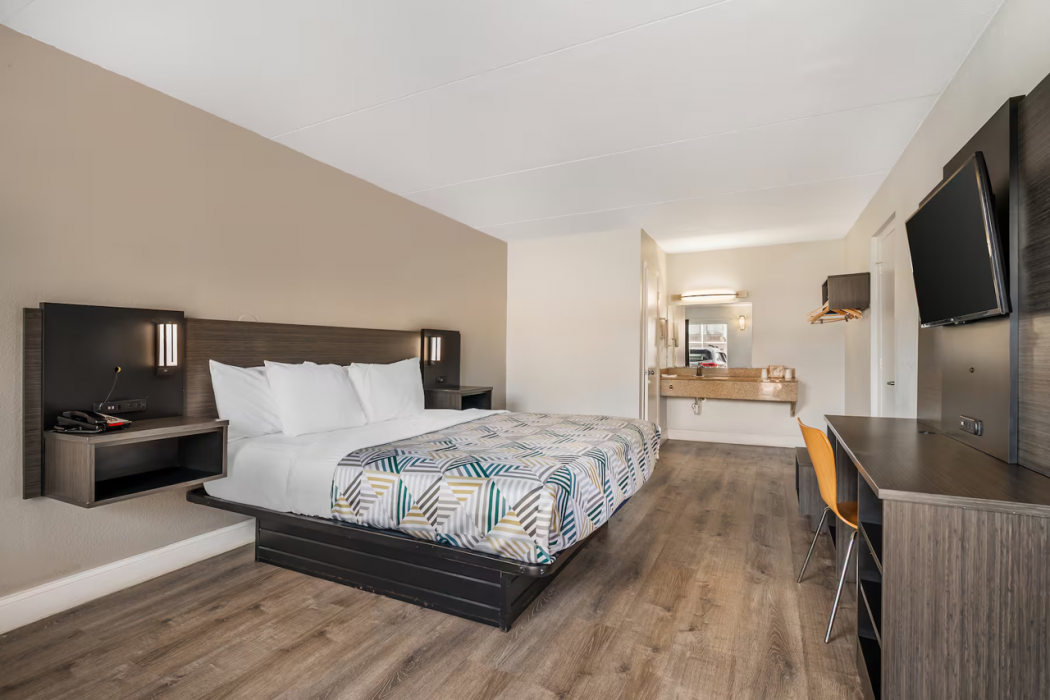Travelodge by Wyndham Norfolk Airport 8/48