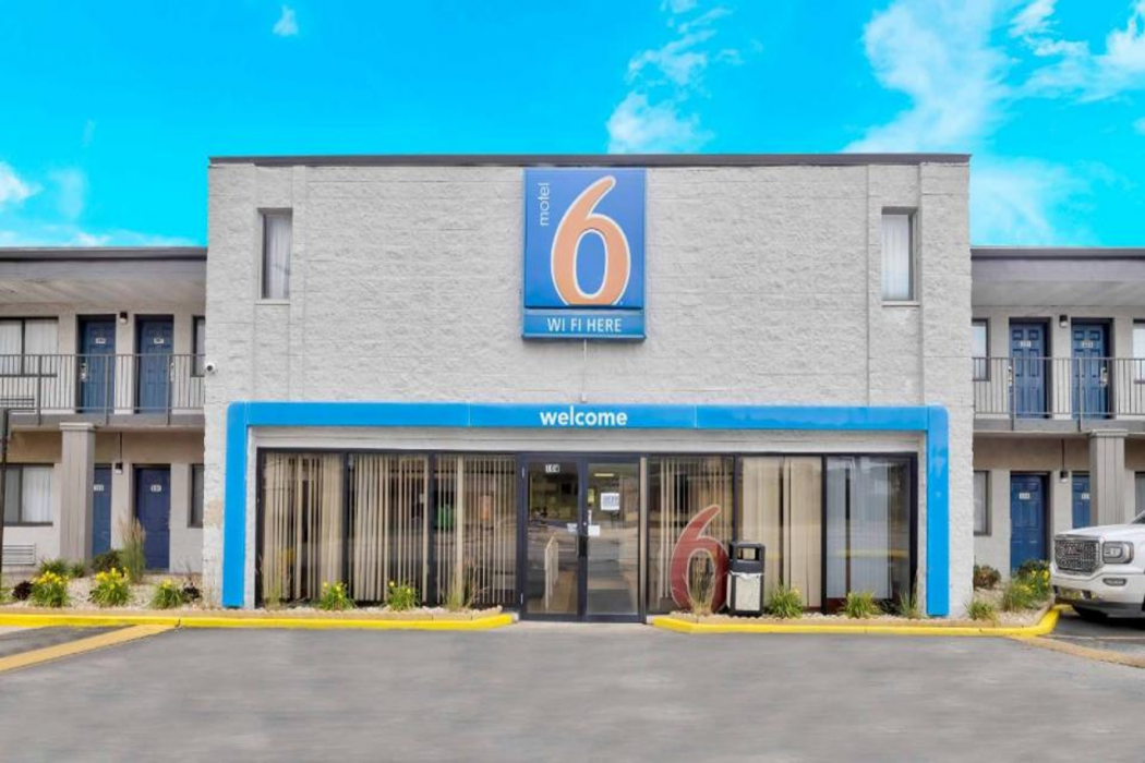 Motel6 Villa Park, IL - Chicago West in Villa Park - IL