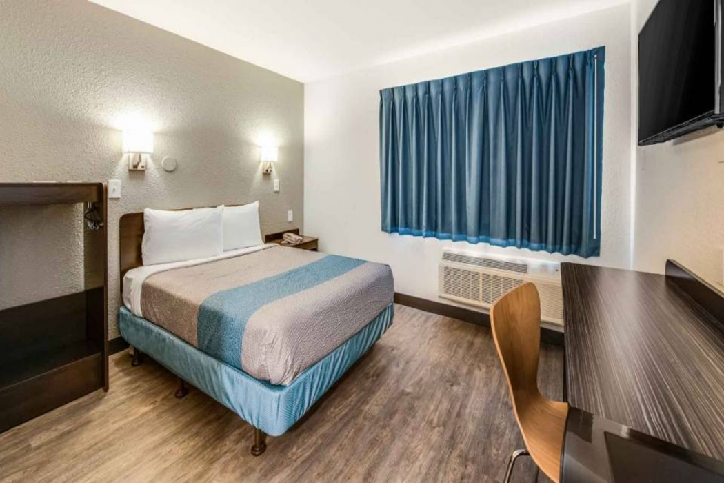 Motel6 Fort Wayne, IN 25/62