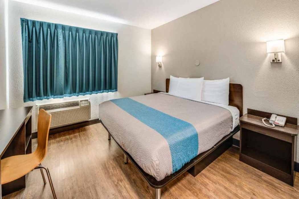 Motel6 Fort Wayne, IN 22/62