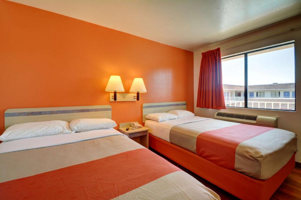 Motel6 Windsor Locks, CT - Hartford 23/66