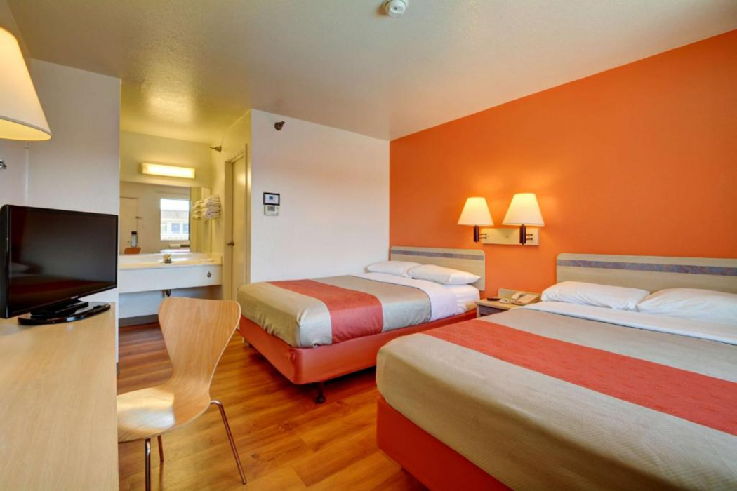 Motel6 Windsor Locks, CT - Hartford 18/66