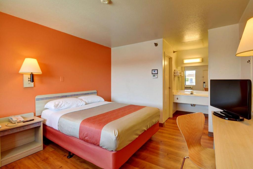 Motel6 Windsor Locks, CT - Hartford 22/66