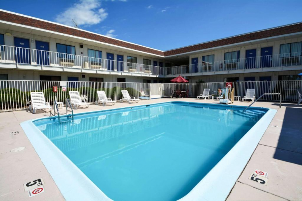 Motel6 Windsor Locks, CT - Hartford 48/66