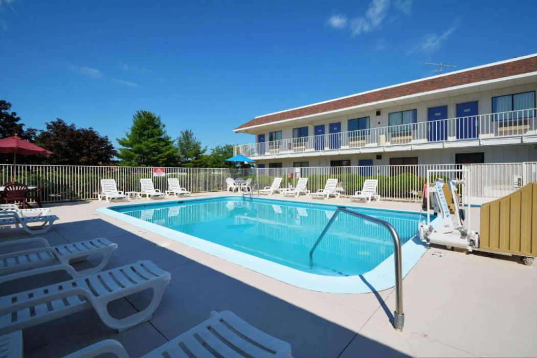 Motel6 Windsor Locks, CT - Hartford 49/66