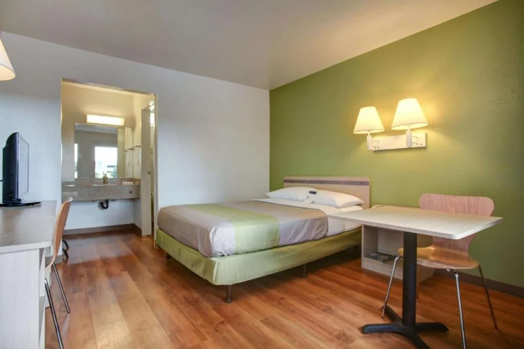 Motel6 Elkton, MD 16/55
