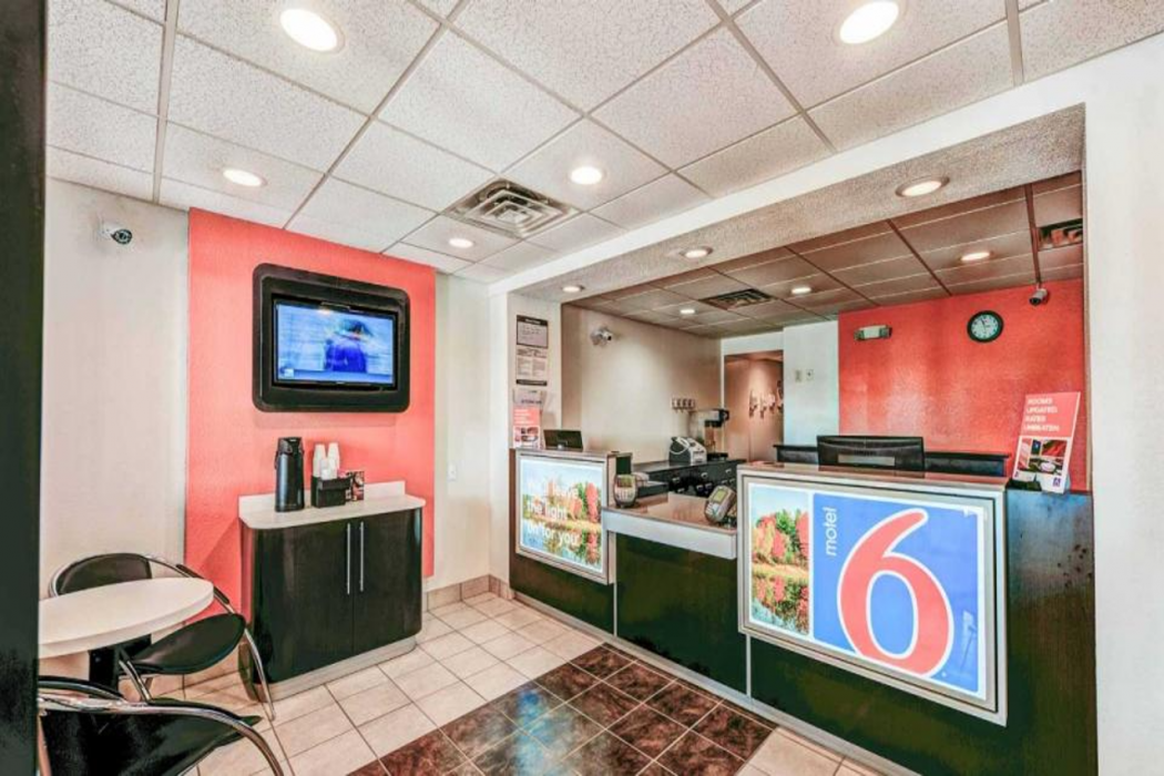 Lobby at Motel6 Niantic, CT - New London, Niantic - CT