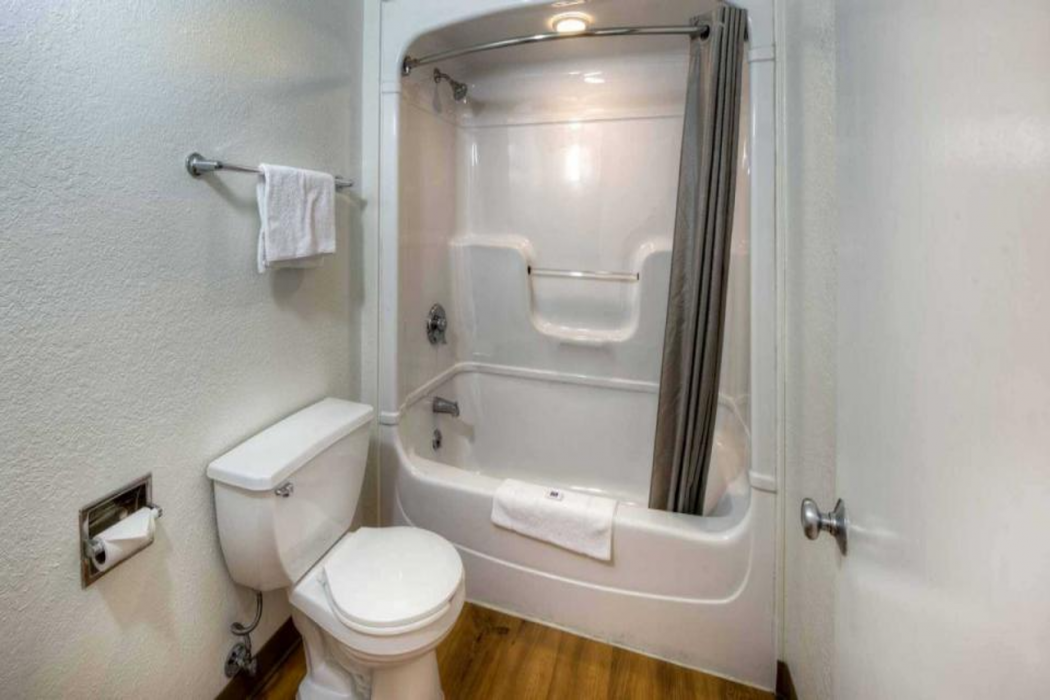Motel6 Niantic, CT - New London 15/46