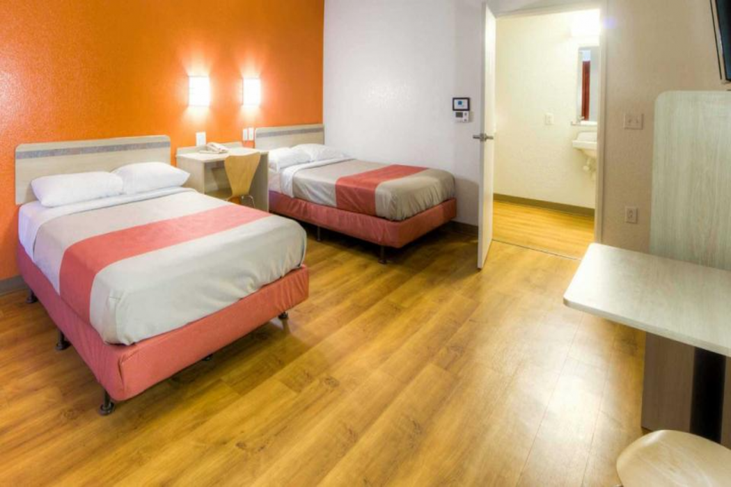 Motel6 Niantic, CT - New London 11/46