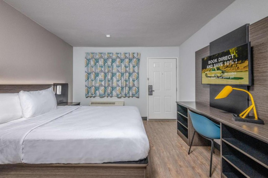Motel6 Euless, TX - Dallas 8/28