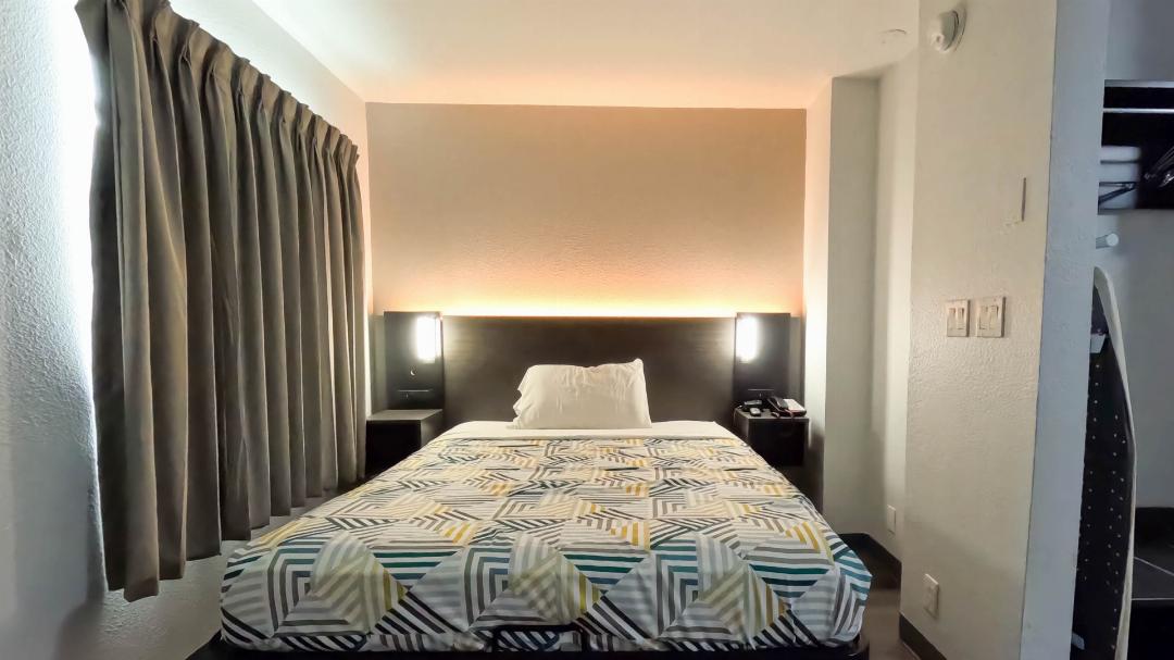1 Queen Bed Mobil Access Ri Shwr Kitchen، Studio6 Brownsville, TX 5/6