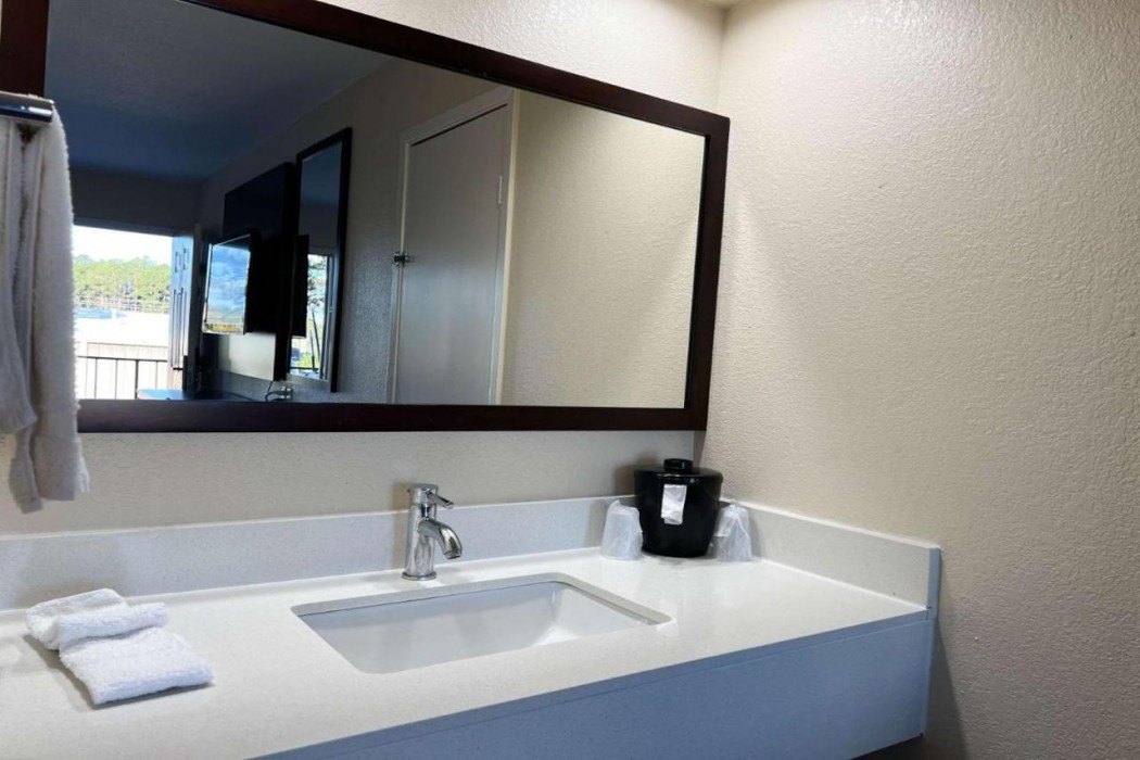 Motel6 Hattiesburg, MS 15/26